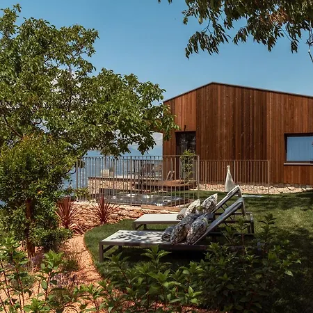 Favai Hills Your Secret Hideaway Bed & Breakfast