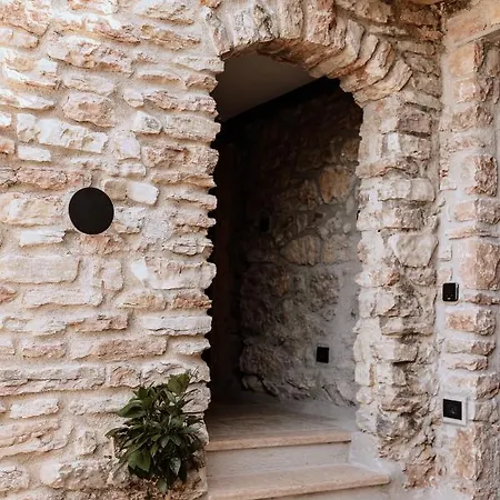 Bed & Breakfast Favai Hills Your Secret Hideaway 4*