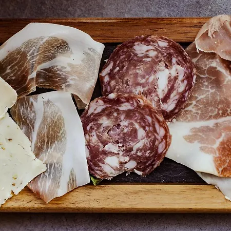 Favai Hills Your Secret Hideaway Bed & Breakfast