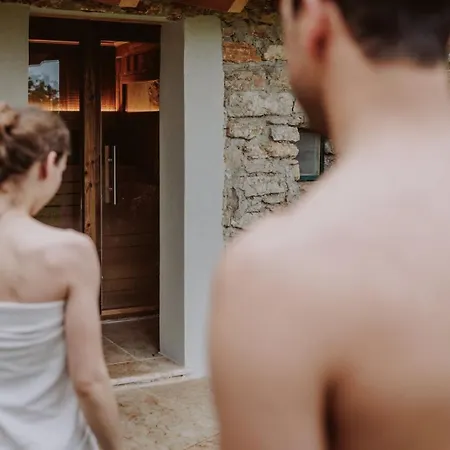 Bed & Breakfast Favai Hills Your Secret Hideaway 4*