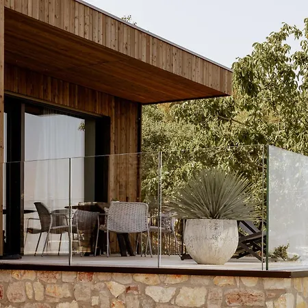 Favai Hills Your Secret Hideaway 4* برنزوني سول جاردا
