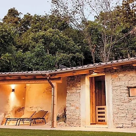 Bed & Breakfast Favai Hills Your Secret Hideaway 4*